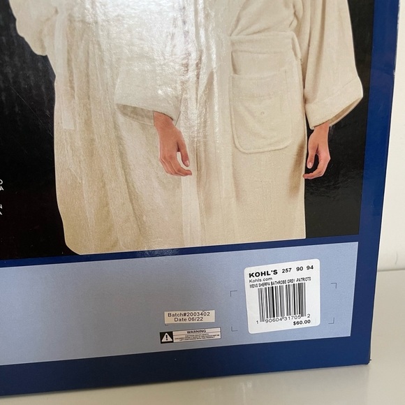 NFL New England Patriots Soft Sherpa Robe with Pockets Men’s size L/XL - Picture 9 of 14